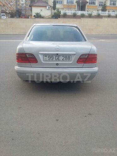 Mercedes E 220 1999, 346,000 km - 2.2 l - Bakı