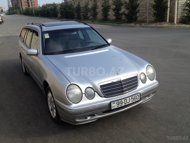 Mercedes E 270 2001, 333,000 km - 2.7 l - Bakı