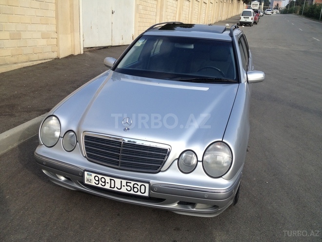 Mercedes E 270 2001, 333,000 km - 2.7 l - Bakı