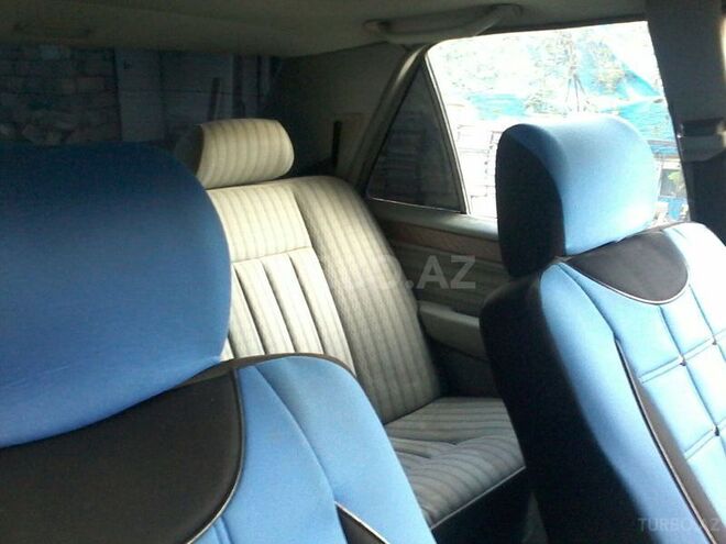 Mercedes E 200 1990, 40,000 km - 2.6 l - Şamaxı