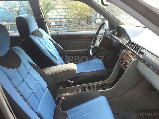 Mercedes E 200 1990, 40,000 km - 2.6 l - Şamaxı