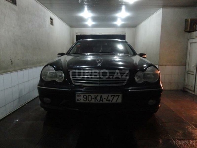 Mercedes C 270 2001, 304,000 km - 2.7 l - Bakı