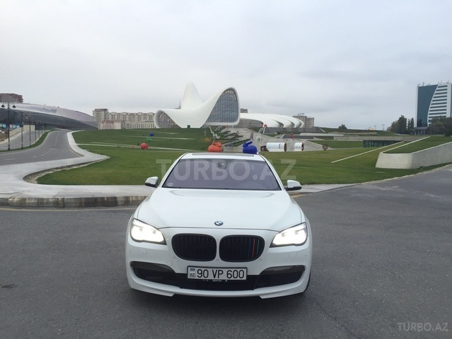 BMW 750 2014, 37,000 km - 4.4 l - Bakı