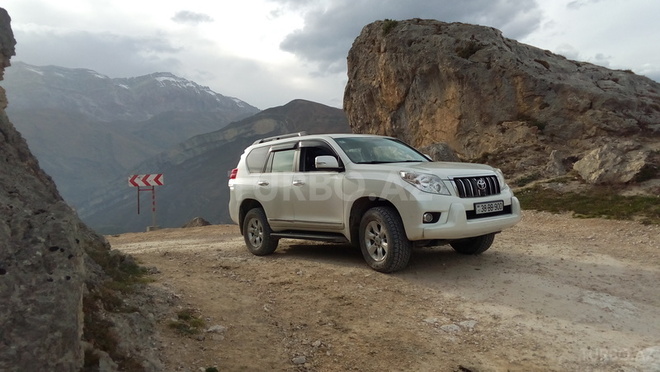 Toyota Prado 2010, 90,000 km - 2.7 l - Qusar