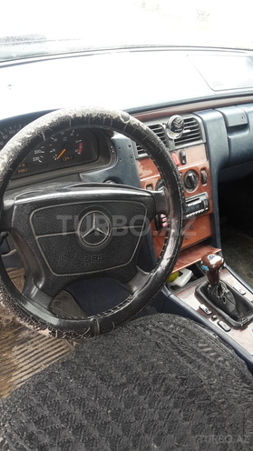 Mercedes E 220 1996, 350,000 km - 2.2 l - Bakı