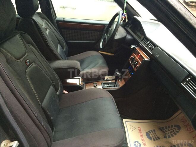 Mercedes E 220 1995, 280,000 km - 2.2 l - Bakı
