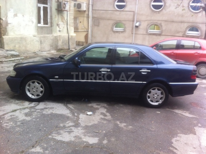 Mercedes C 240 1999, 303,000 km - 2.4 l - Bakı