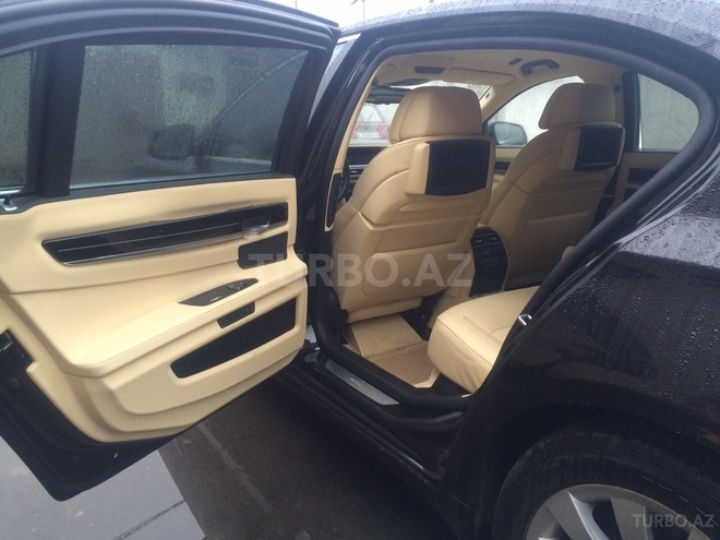 BMW 750 2011, 81,000 km - 4.4 l - Bakı