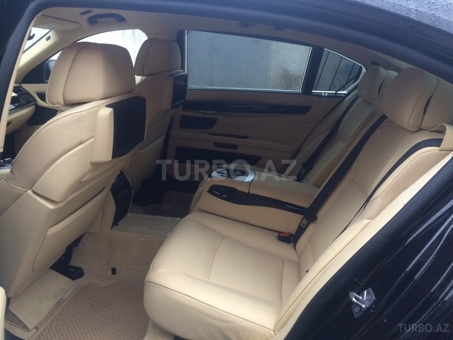 BMW 750 2011, 81,000 km - 4.4 l - Bakı