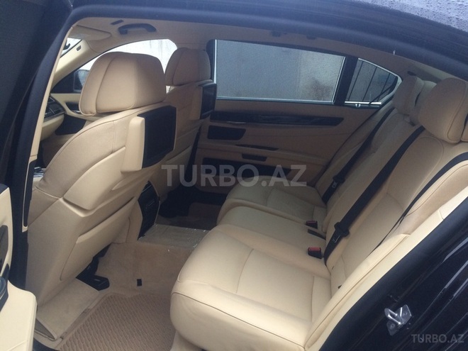 BMW 750 2011, 81,000 km - 4.4 l - Bakı