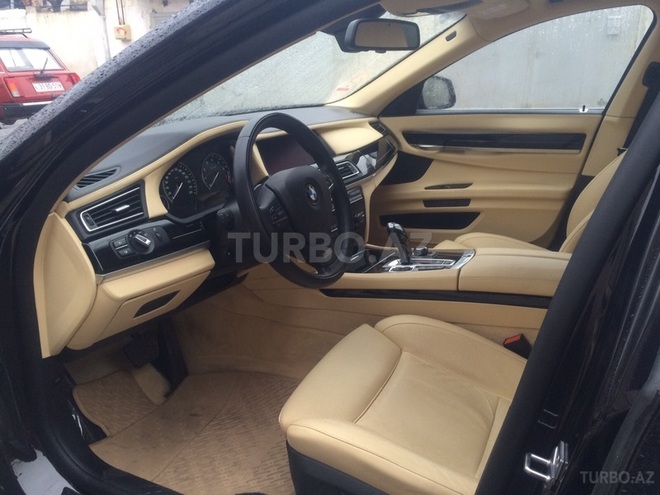 BMW 750 2011, 81,000 km - 4.4 l - Bakı
