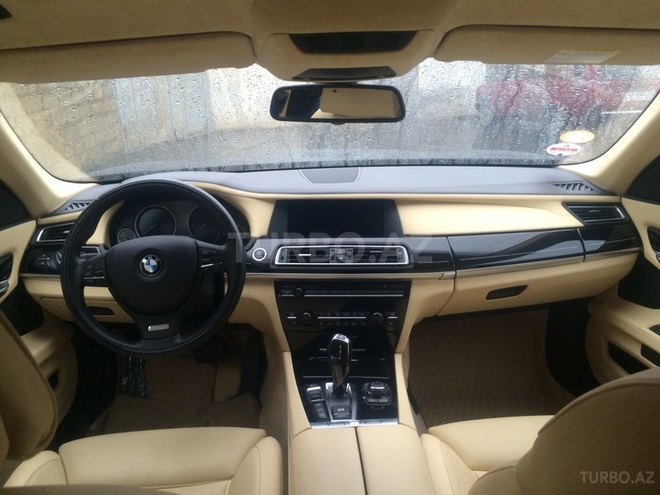 BMW 750 2011, 81,000 km - 4.4 l - Bakı