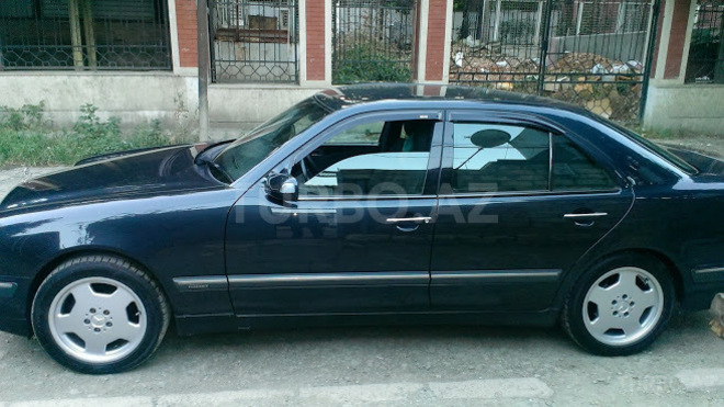 Mercedes E 220 1999, 222,000 km - 2.2 л - Gəncə