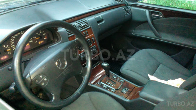 Mercedes E 220 1999, 222,000 km - 2.2 л - Gəncə