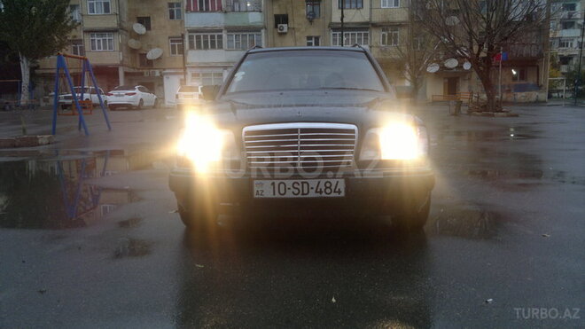 Mercedes E 220 1994, 387,924 km - 2.2 l - Bakı