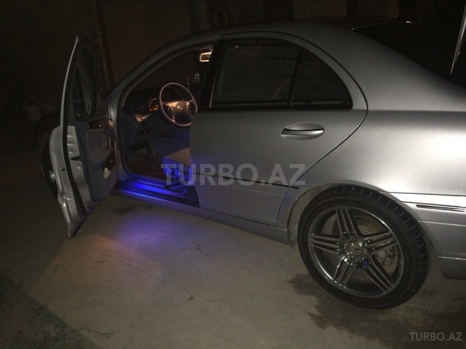 Mercedes C 200 2001, 274,152 km - 2.0 l - Xaçmaz