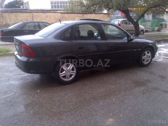 Opel Vectra 1997, 240,000 km - 1.8 l - Bakı