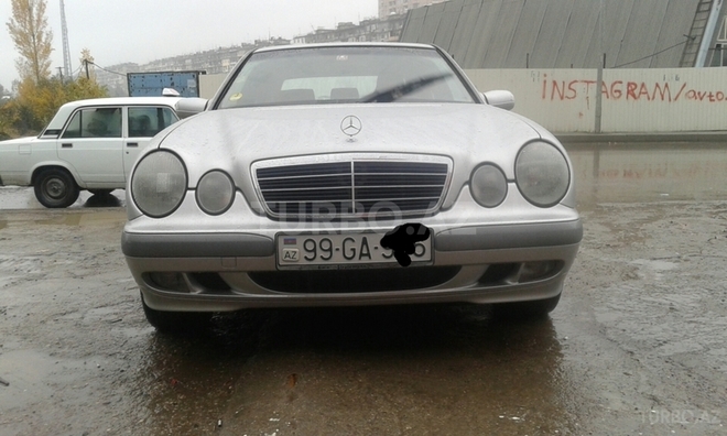 Mercedes E 220 2001, 355,000 km - 2.2 l - Bakı