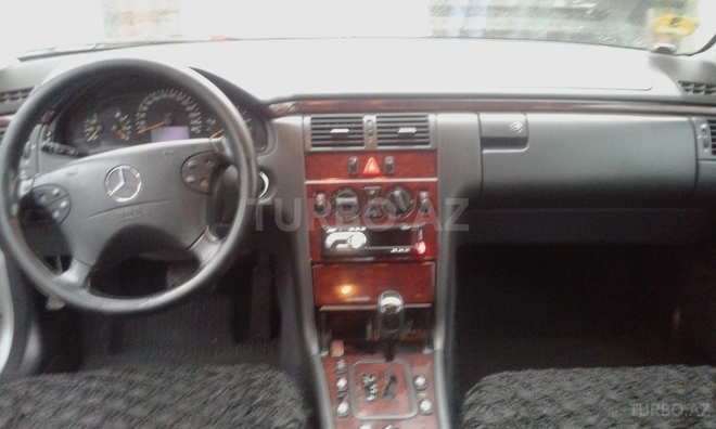 Mercedes E 220 2001, 355,000 km - 2.2 l - Bakı