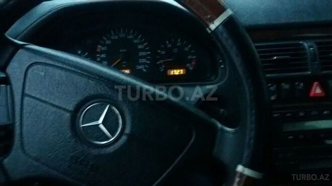 Mercedes E 230 1996, 240,000 km - 2.3 l - Bakı