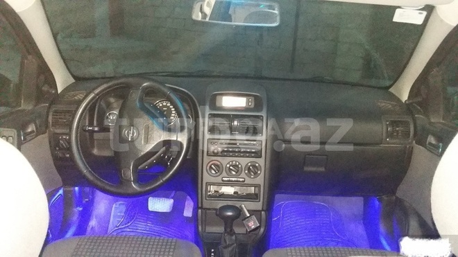 Opel Astra 2005, 65,000 km - 1.6 l - Bakı