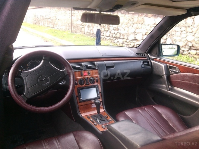 Mercedes E 240 1998, 364,000 km - 2.4 л - Bakı
