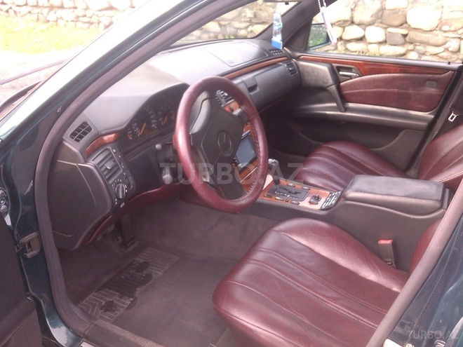 Mercedes E 240 1998, 364,000 km - 2.4 л - Bakı