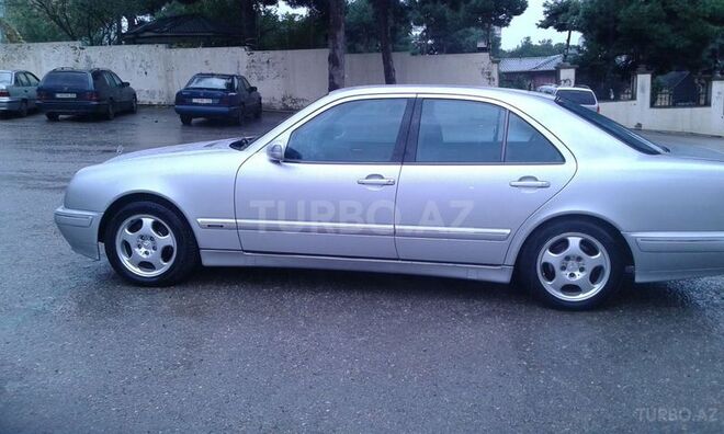 Mercedes E 220 1999, 306,125 km - 2.2 l - Bakı