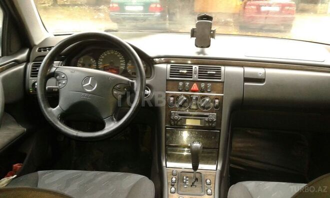 Mercedes E 220 1999, 306,125 km - 2.2 l - Bakı