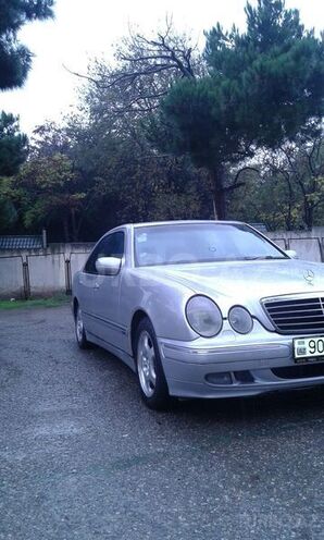 Mercedes E 220 1999, 306,125 km - 2.2 l - Bakı