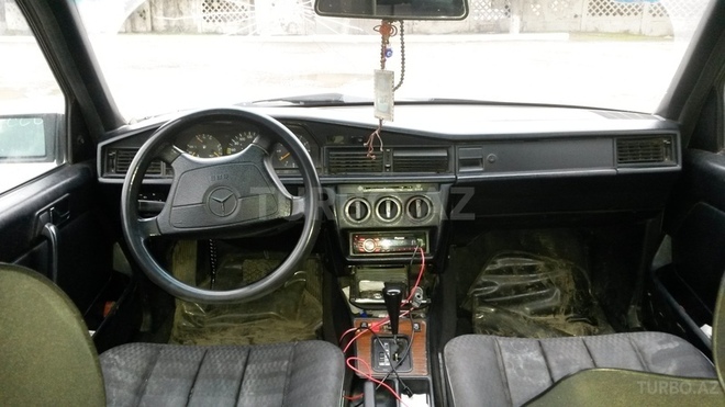 Mercedes 190 1993, 426,730 km - 2.0 л - Bakı