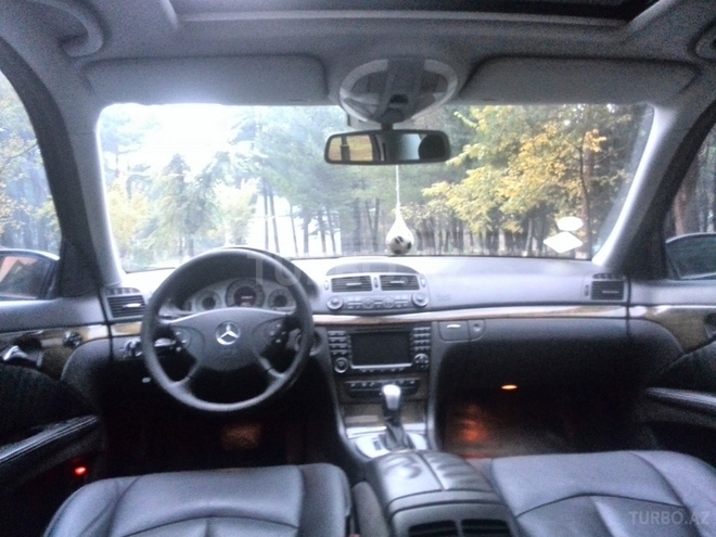 Mercedes E 240 2004, 180,000 km - 2.6 l - Sumqayıt