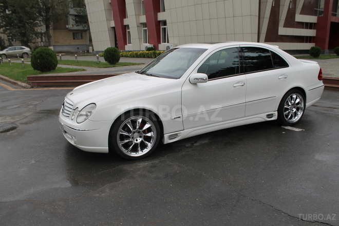 Mercedes E 240 2003, 102,000 km - 2.6 l - Sumqayıt
