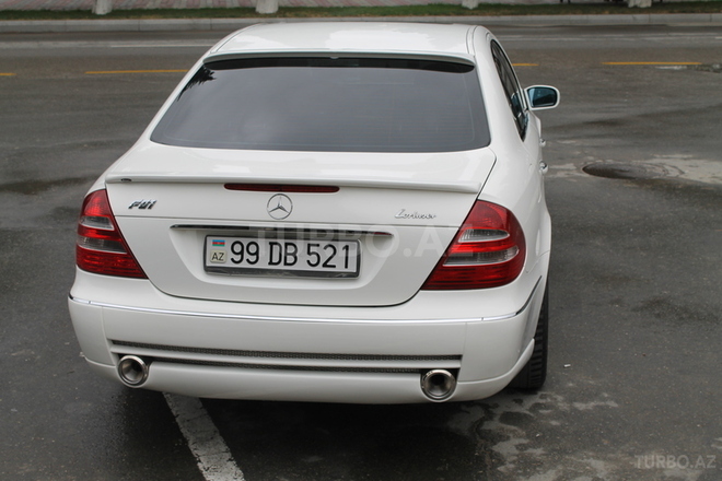 Mercedes E 240 2003, 102,000 km - 2.6 l - Sumqayıt