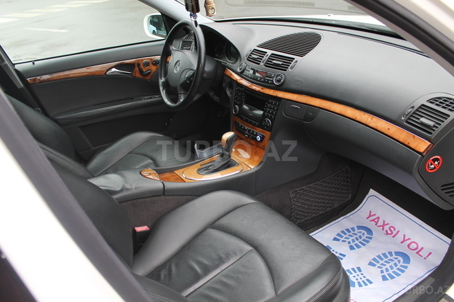 Mercedes E 240 2003, 102,000 km - 2.6 l - Sumqayıt