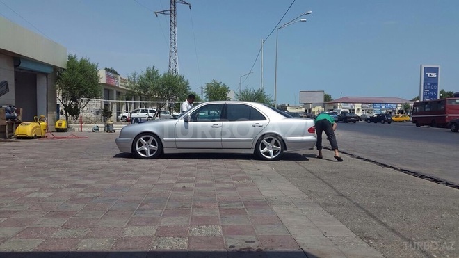 Mercedes E 240 1999, 165,000 km - 2.4 л - Bakı