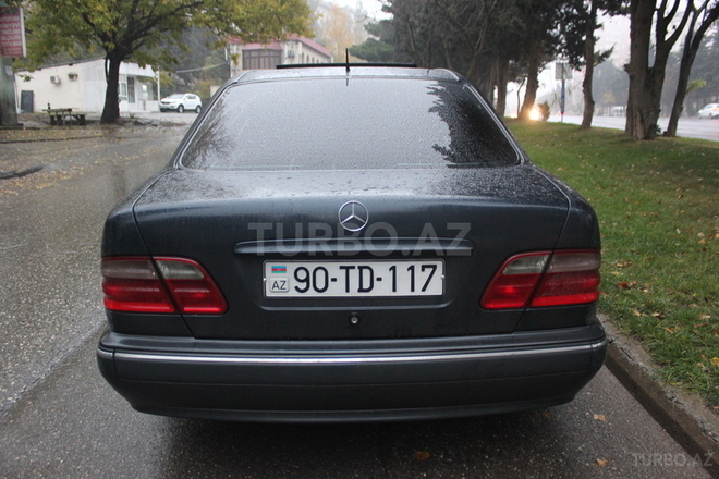 Mercedes E 220 2000, 230,000 km - 2.2 л - Bakı