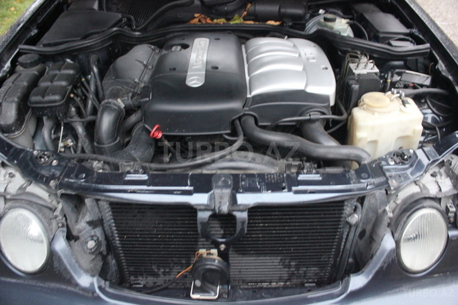 Mercedes E 220 2000, 230,000 km - 2.2 л - Bakı