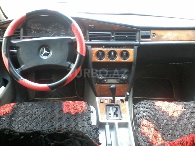 Mercedes 190 1990, 285,000 km - 2.0 l - Sumqayıt