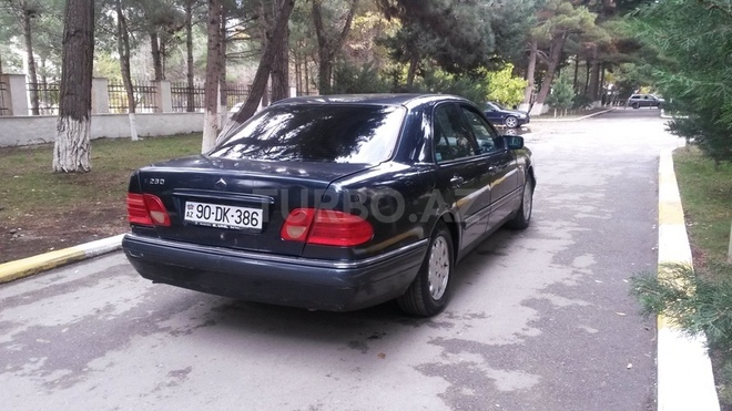 Mercedes E 200 1997, 140,000 km - 2.0 l - Sumqayıt