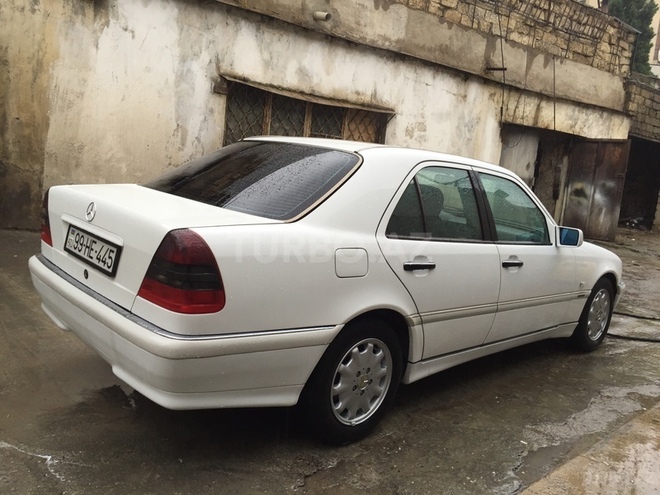 Mercedes C 180 1998, 200,000 km - 1.8 л - Bakı