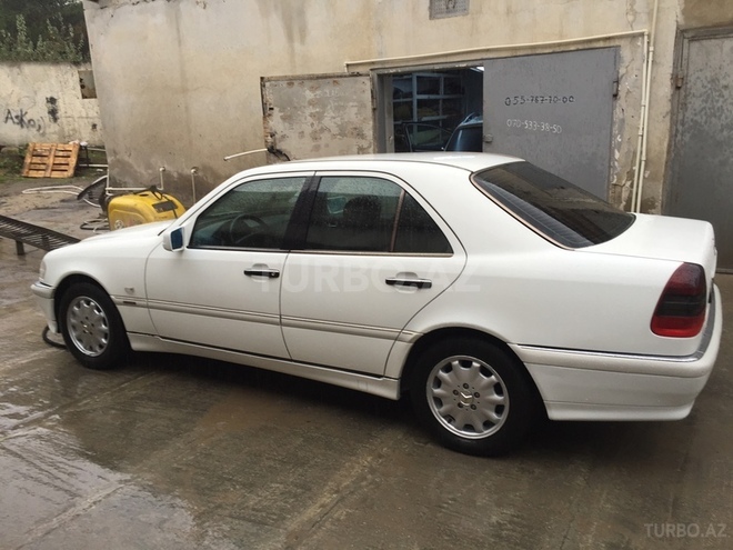 Mercedes C 180 1998, 200,000 km - 1.8 л - Bakı