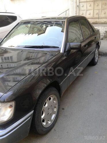 Mercedes E 220 1993, 361,140 km - 2.2 l - Bakı