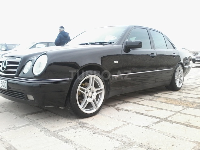 Mercedes E 240 1998, 170,000 km - 2.4 l - Sumqayıt
