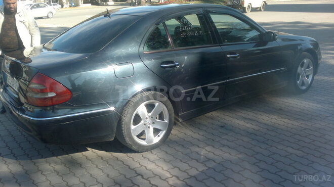 Mercedes E 220 2002, 245,000 km - 2.2 l - Bakı