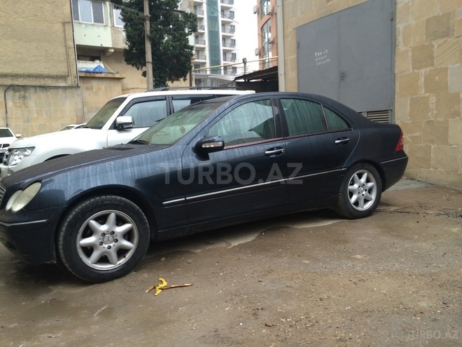 Mercedes C 200 2000, 187,000 km - 2.0 л - Bakı