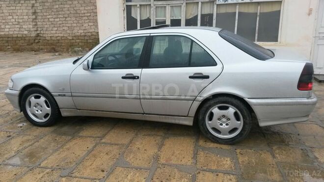 Mercedes C 220 1999, 230,000 km - 2.2 l - Bakı