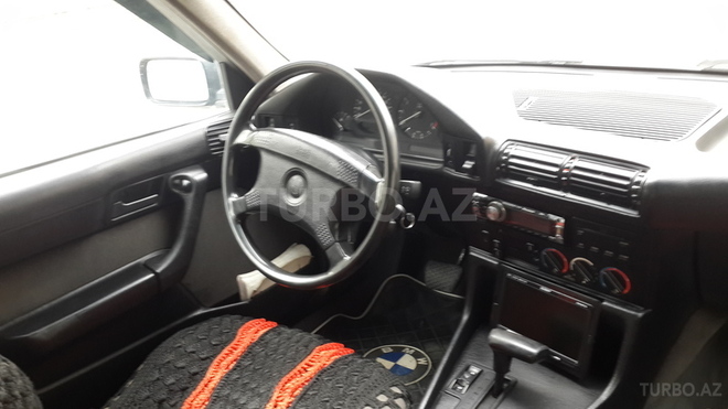BMW 520 1993, 300,000 km - 2.0 l - Ağdaş
