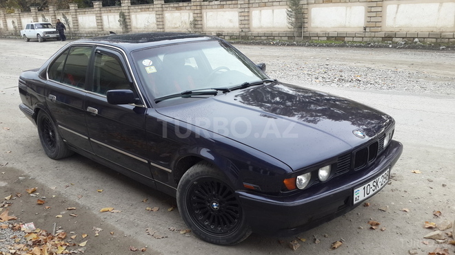 BMW 520 1993, 300,000 km - 2.0 l - Ağdaş