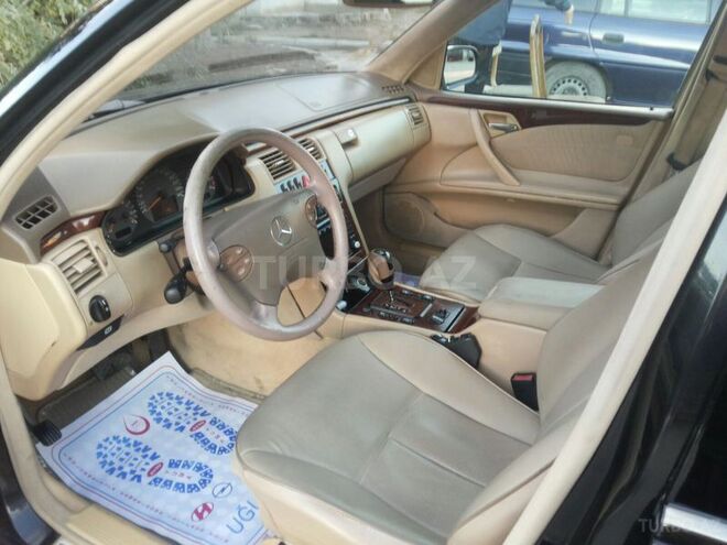 Mercedes E 320 2001, 220,000 km - 3.2 л - Bakı